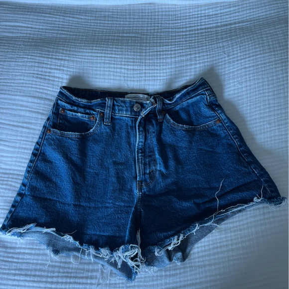 Abercrombie the 90s relaxed cut off short size 27 - Picture 1 of 3